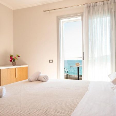 Sonar En El Mar Bed & Breakfast Himare Bagian luar foto