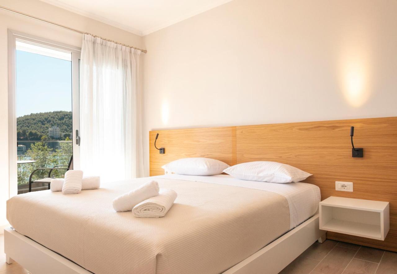 Sonar En El Mar Bed & Breakfast Himare Bagian luar foto