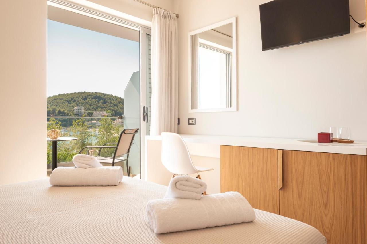Sonar En El Mar Bed & Breakfast Himare Bagian luar foto