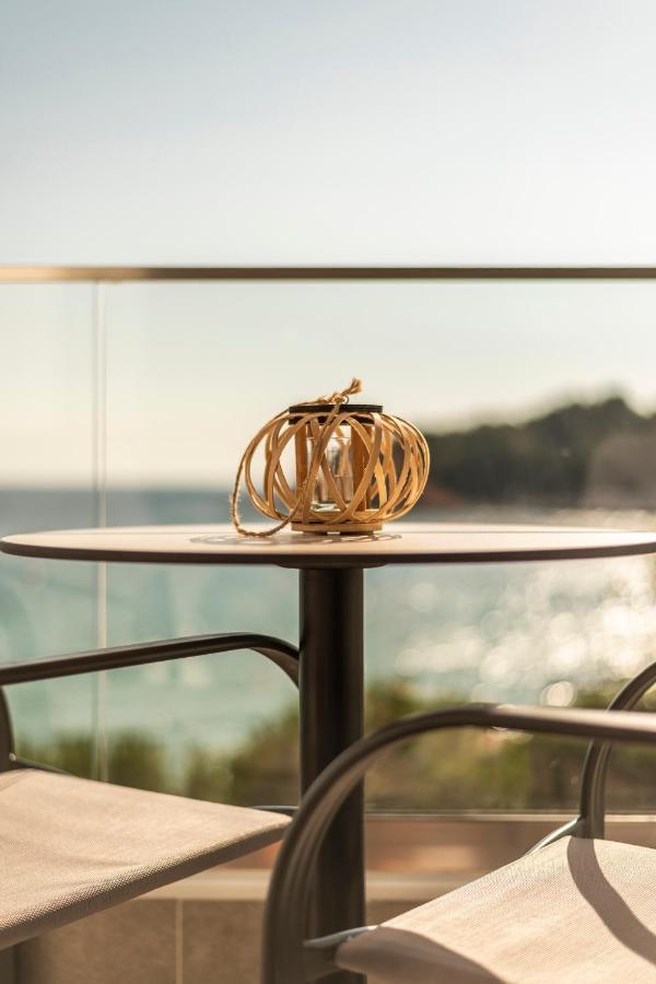 Sonar En El Mar Bed & Breakfast Himare Bagian luar foto